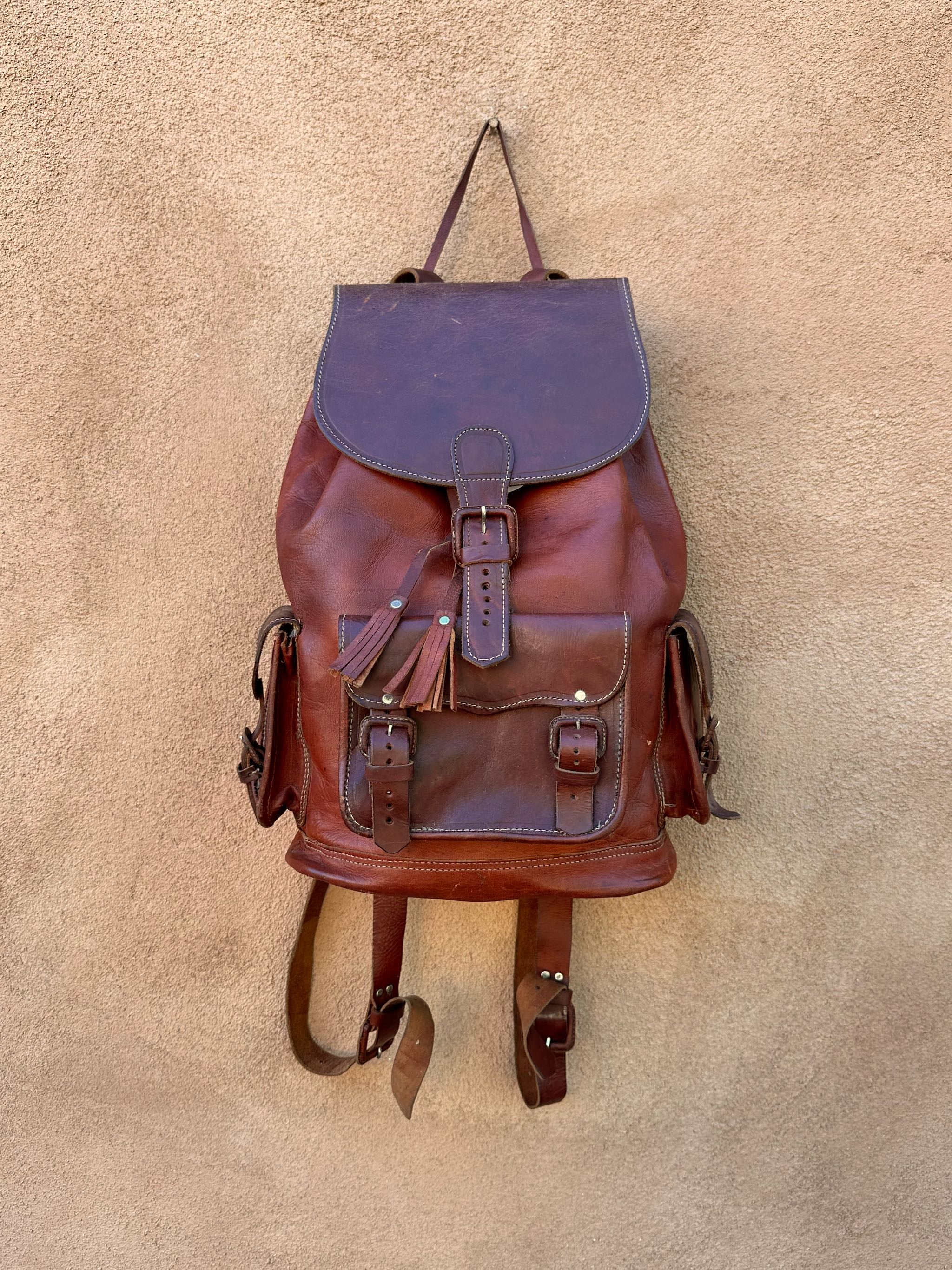 70s leather backpack men LANNSYNE Vintage for Men, 16" Laptop Full Grain Leather Travel Backpack with Ergonomic Shoulder Straps, Lightweight Business Daypack Rucksack for Work Commute Hiking Camping : Electronics Two interior open pockets for IPOD Alzarro Old School Vintage Leather