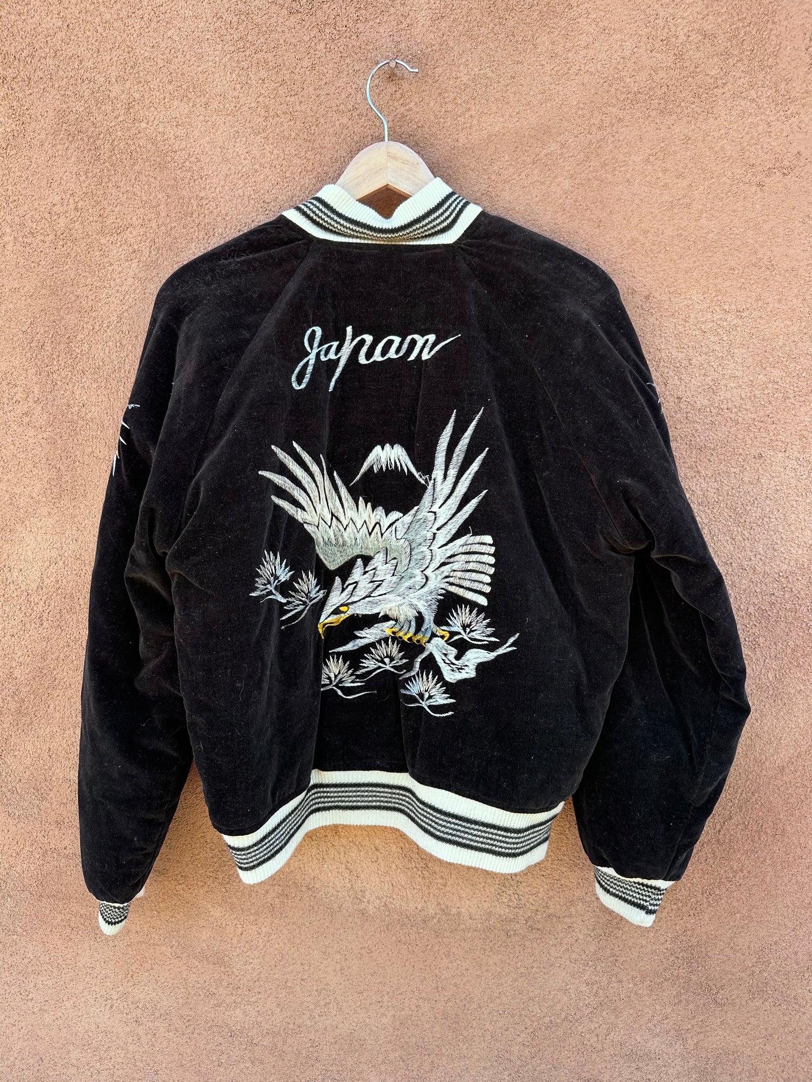 C29FE756-06C1-443C-8E19-