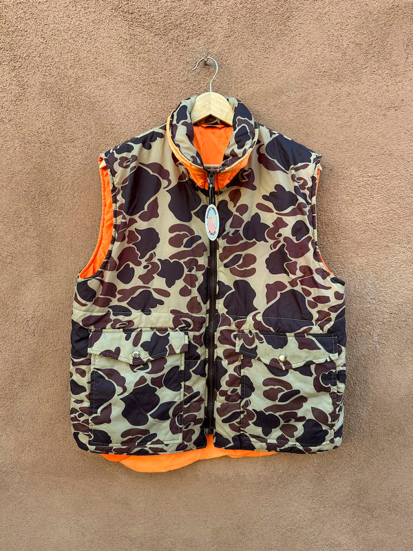 Reversible Camo/Hunter Orange Nylon Ozark Trail Vest, medium