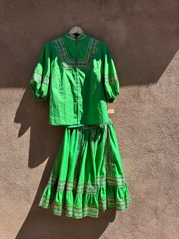 1950's Kelly Green Desert Flowers Fiesta/Patio Dress (Top and Skirt)