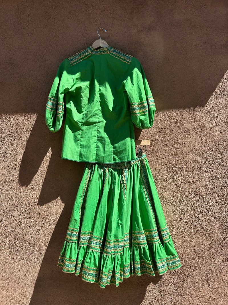 1950's Kelly Green Desert Flowers Fiesta/Patio Dress (Top and Skirt)