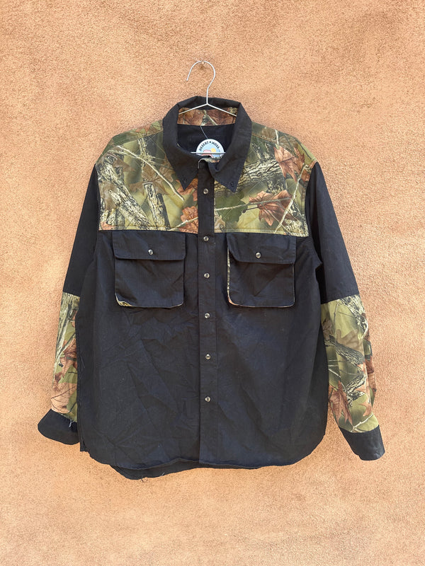 Black & Camo Hunting Long Sleeve Shirt - XL?