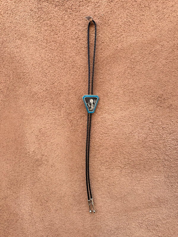 Howling Coyote with Turquoise Flake Bolo Tie