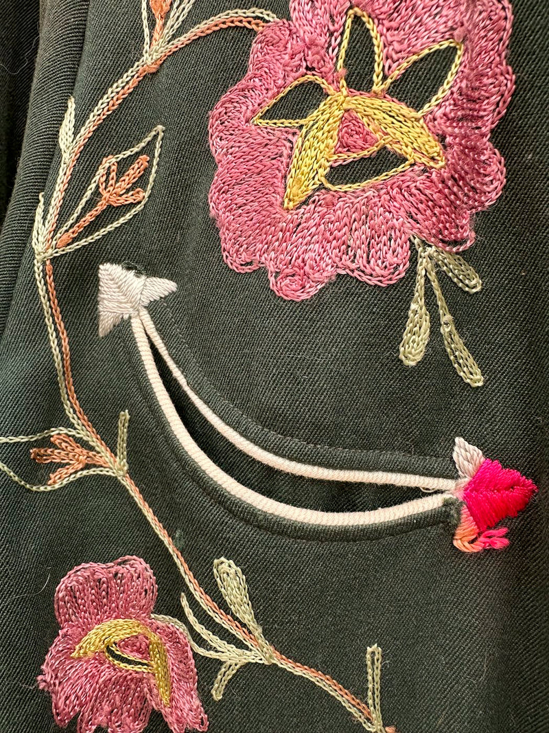 1940's Green Gabardine California Ranchwear, Inc. Embroidered Shirt 15 1/2