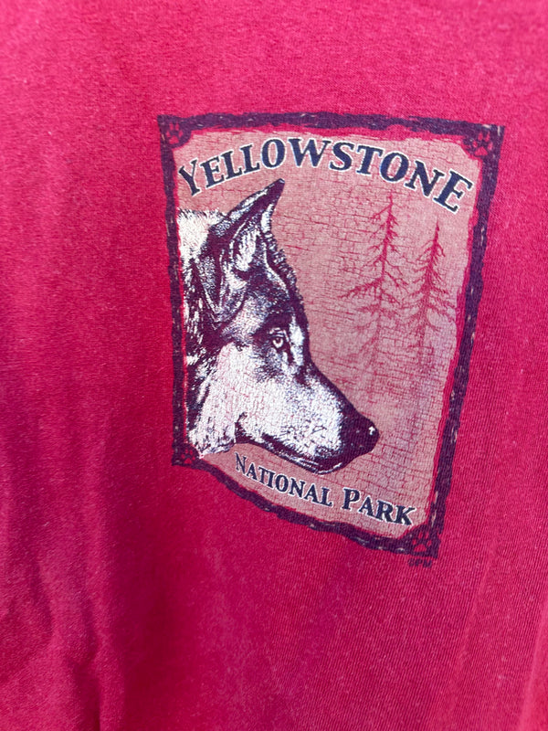 Yellowstone National Park Wolf Tourist T-shirt