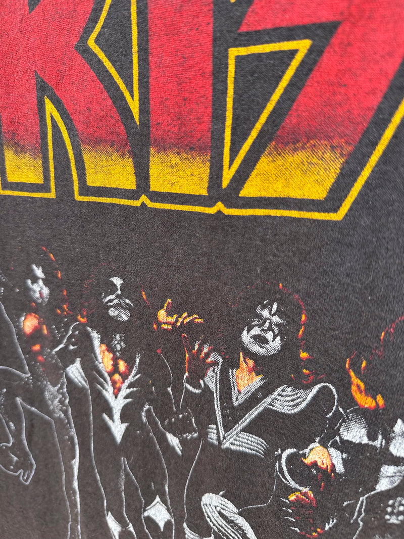 Kiss Tee