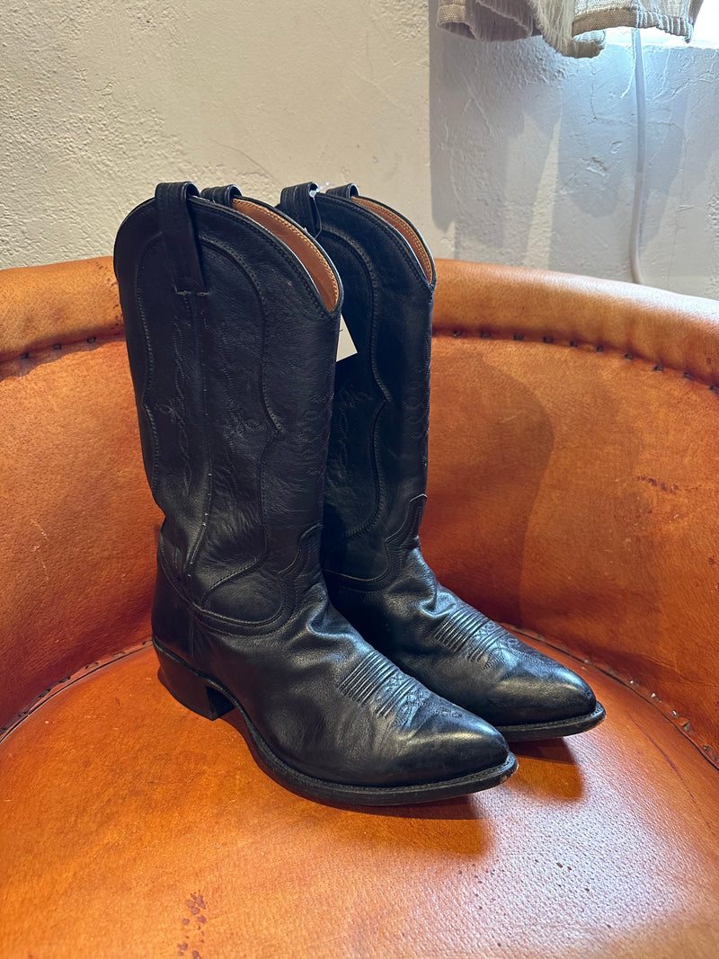 Beautiful Black Tony Lama Boots, Embossed and Stitched - 10D
