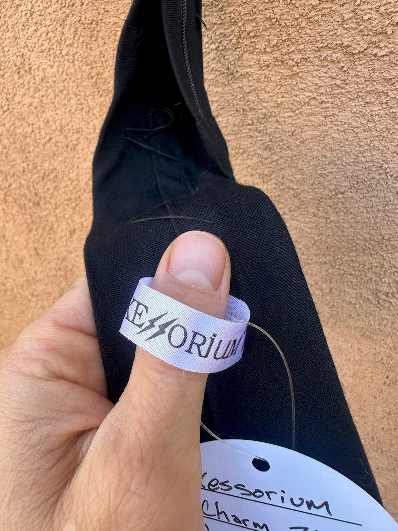 Xessorium Charm Zip Necktie