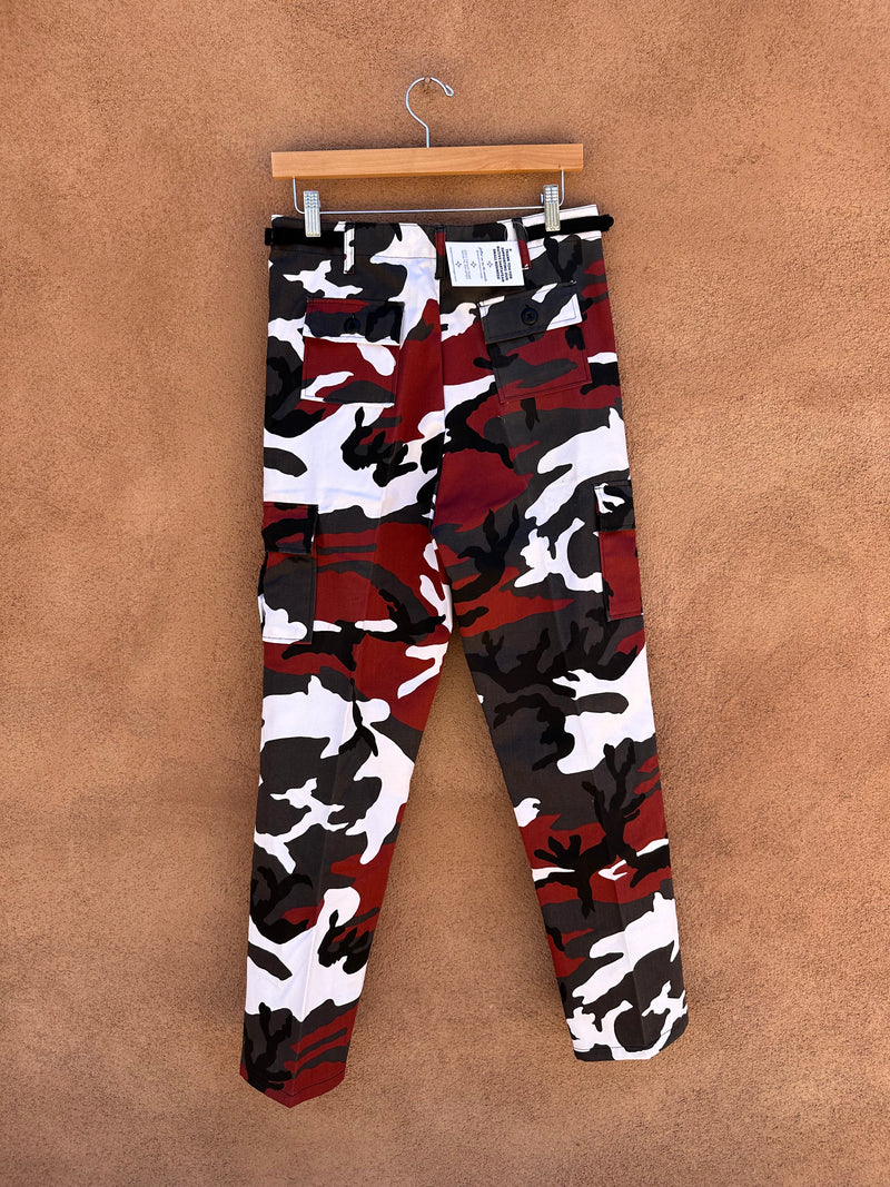 Red Camo Cargo Pants 27/31 x 29 - Deadstock