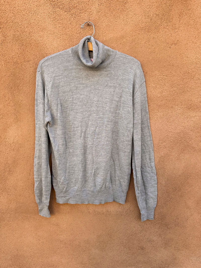 1970's Gray Jantzen Lightweight Turtleneck Sweater