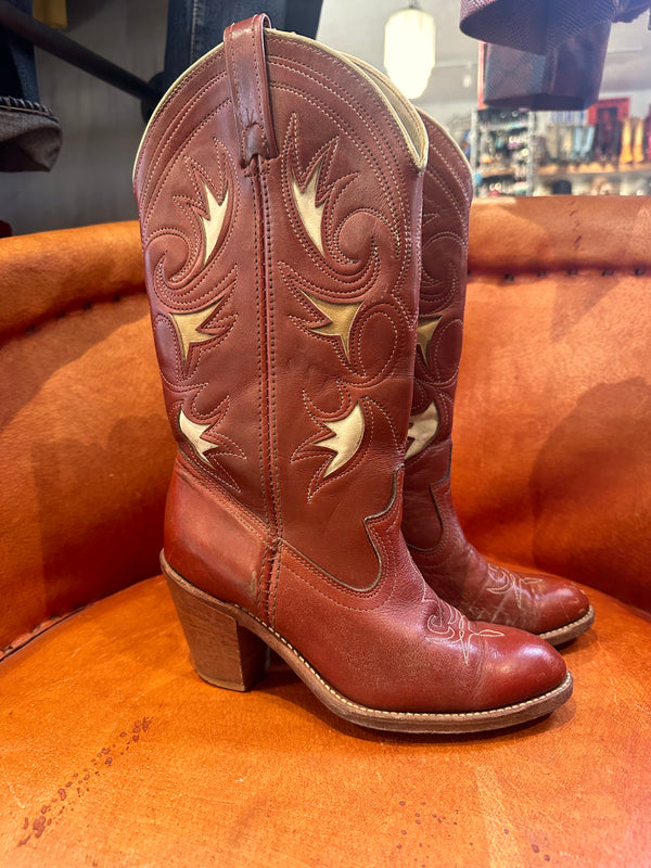 1970's Dingo Inlay Leaf Boots Tall Stacked Leather Heel 6M