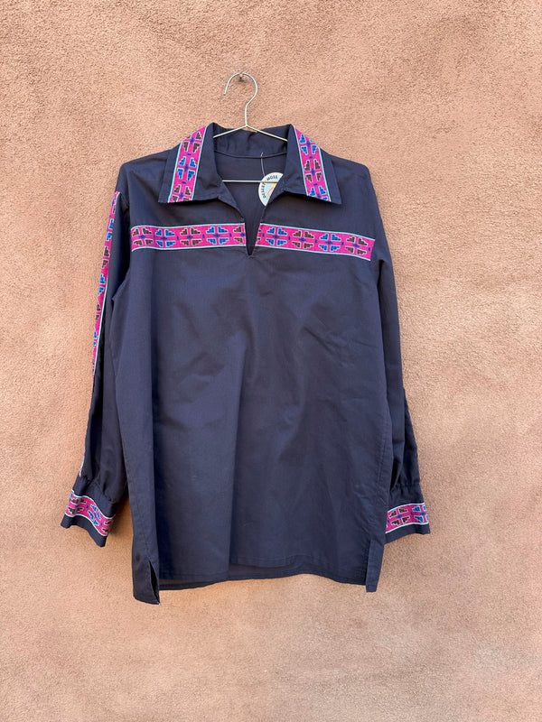 Black & Pink Santa Fe Style Deep V Shirt - large?