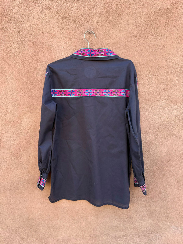 Black & Pink Santa Fe Style Deep V Shirt - large?