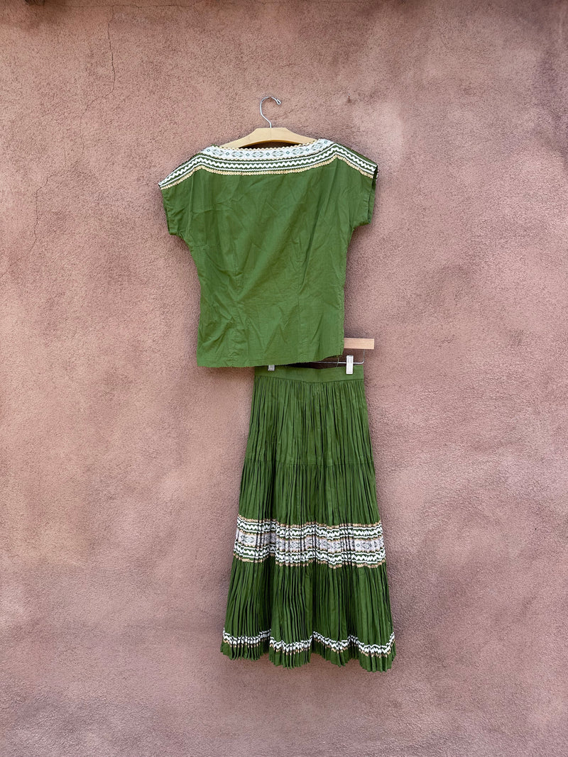 Fiesta/Patio Outfit with Interchangable Tops Green with White and Gold Ric Rac