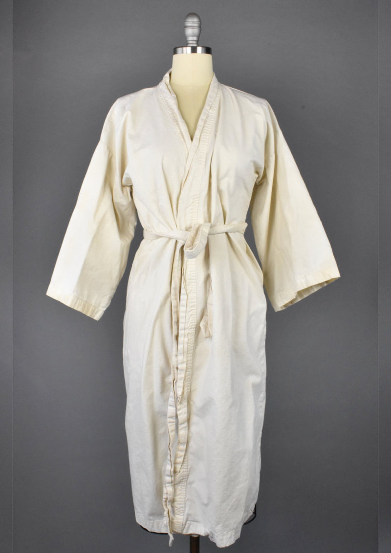 Minimalist Robe with Traditional Kanji Writing