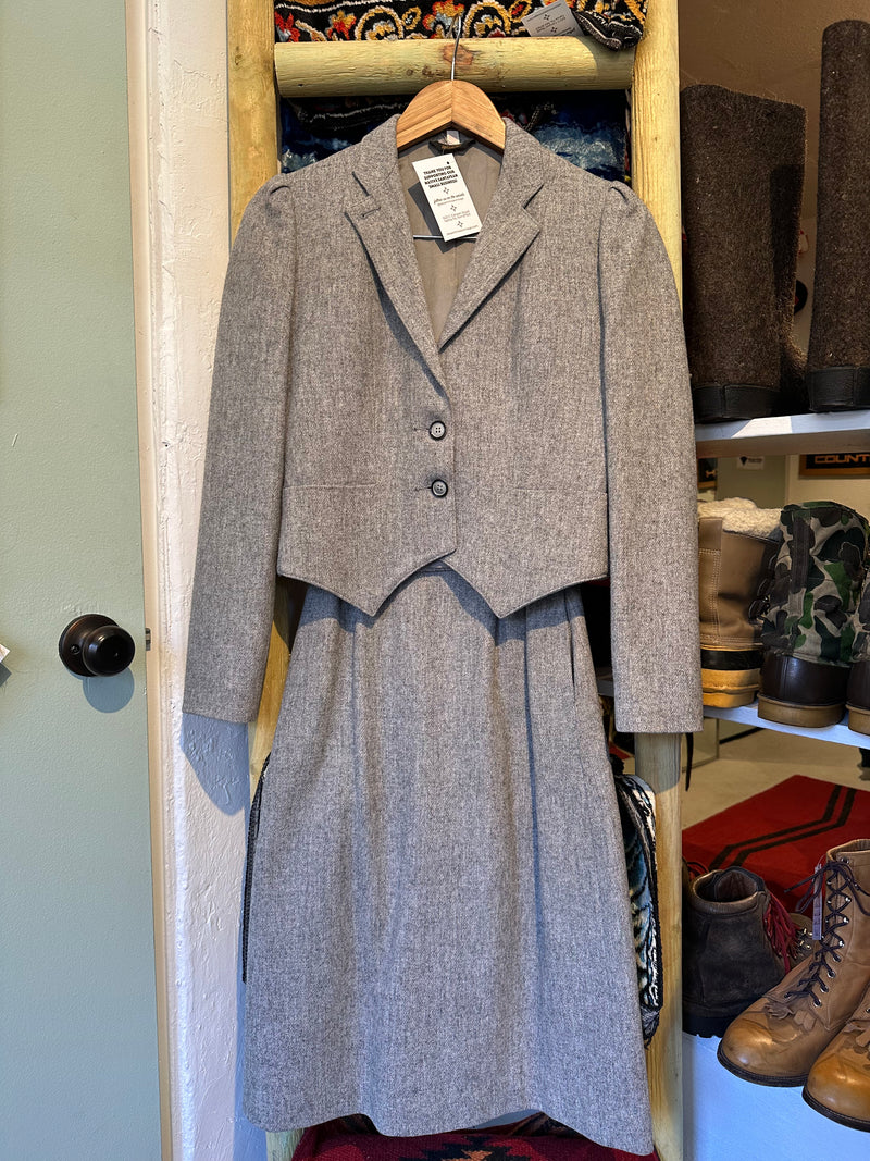 Susie's Casuals Wool Skirt Suit - Size 3